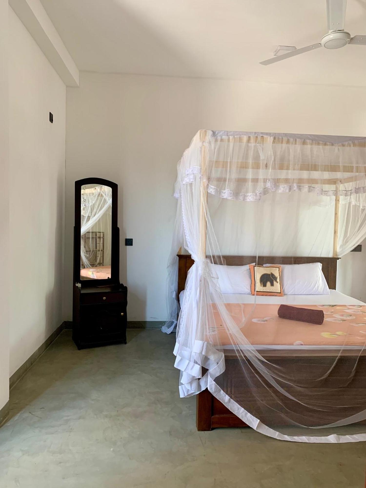 Mrmango Weligama Apartment Екстериор снимка